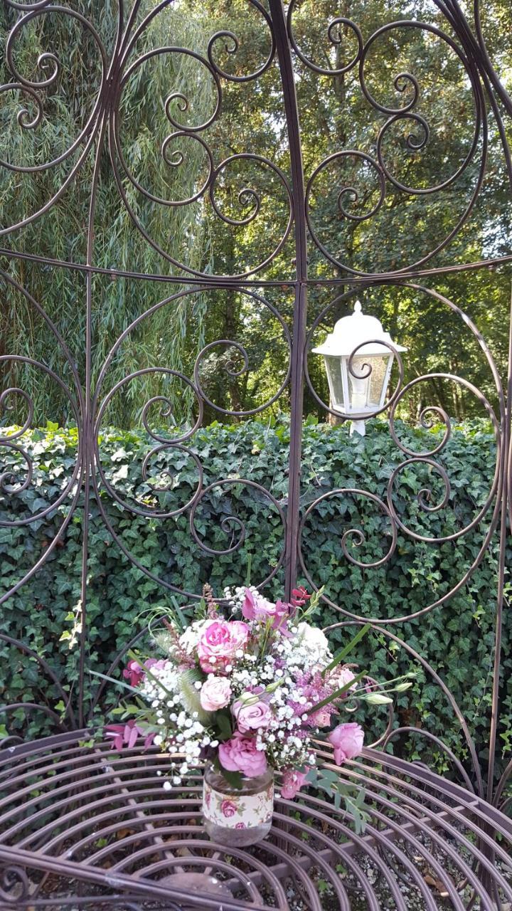 Bed and Breakfast Le Moulin De Pommeuse Экстерьер фото
